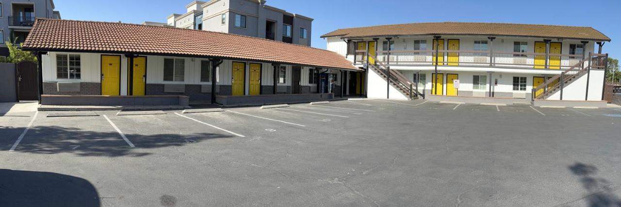 Escondido Inn Exterior photo